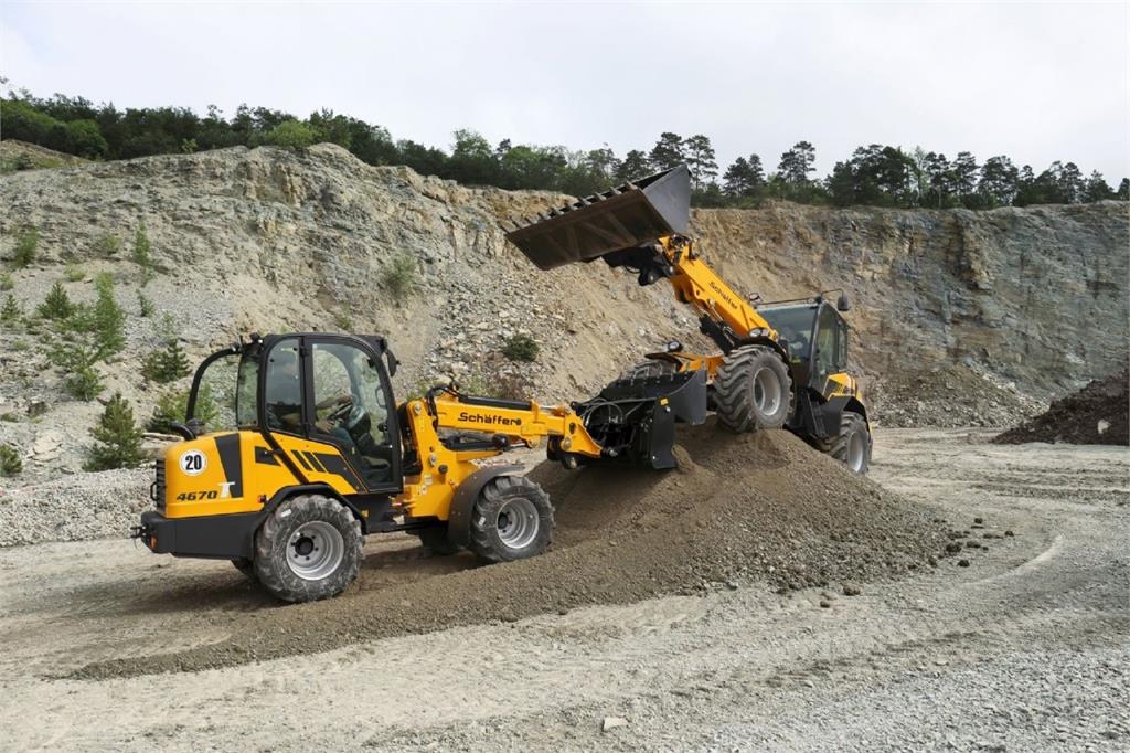 Chargeuse sur pneus Schäffer 4670T-3 — occasion